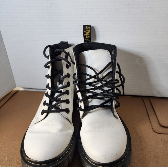 Dr. Martens 1460 Women's White Smooth Leather Boots size 7 - Picture 5 of 9